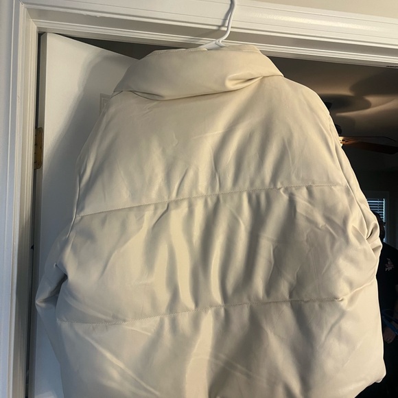 Abercrombie Vegan Leather Mini Puffer - Picture 4 of 5